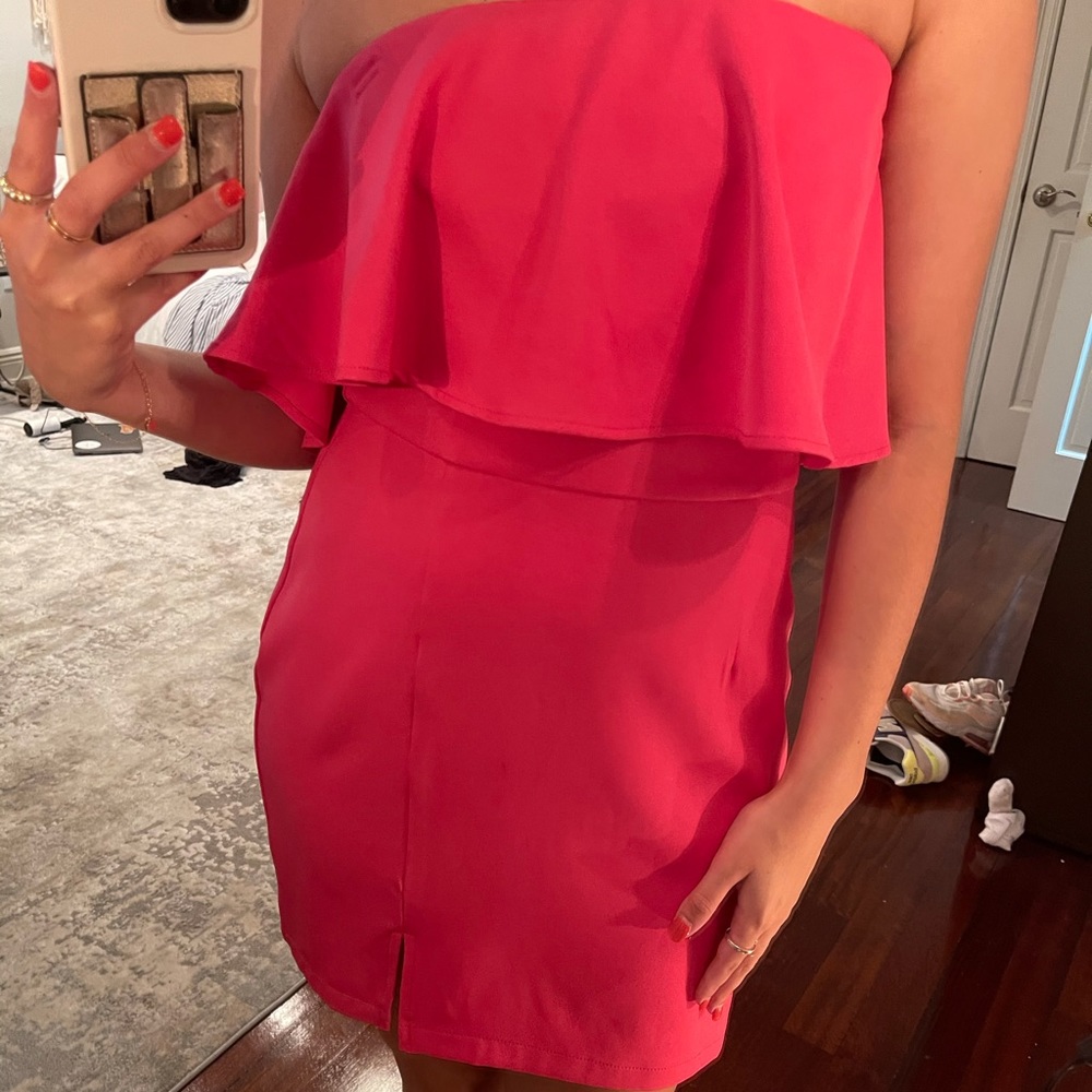 BEAUTIFUL strapless hot pink dress!